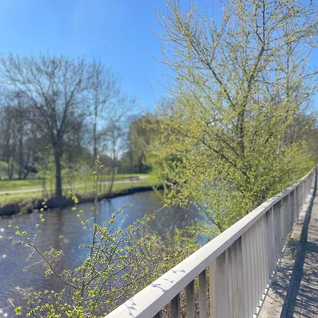 Wlan,smart Tv,4 Betten, Zentral Apartman Emden
